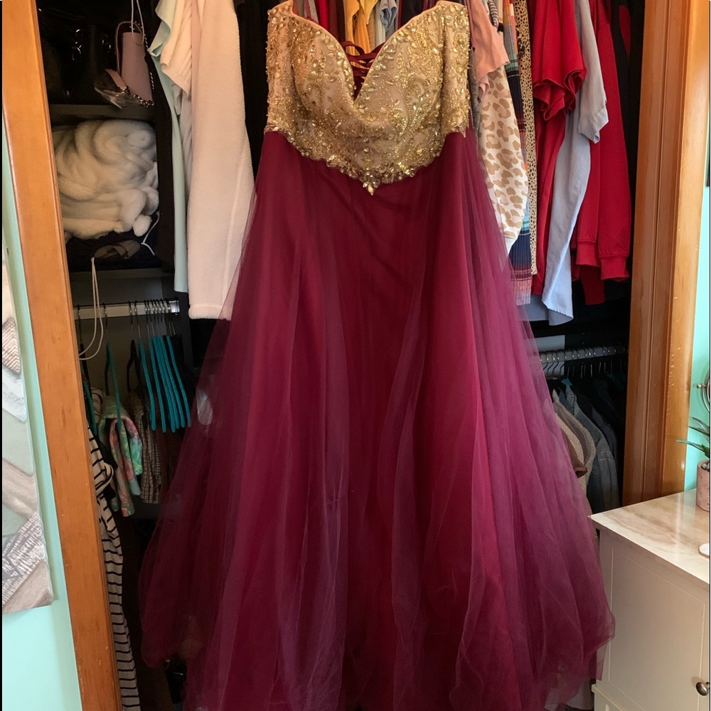 burgundy strapless prom dress